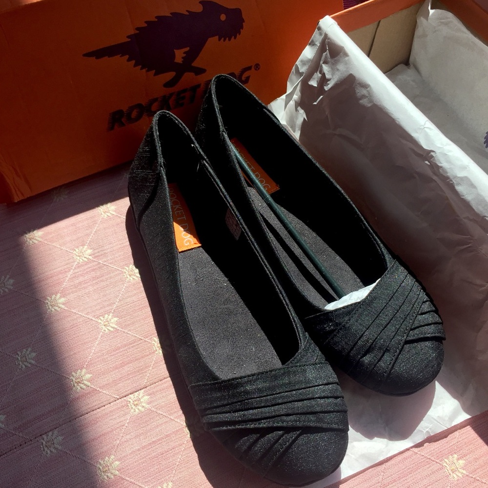 NWT Rocket Dog Black Flats